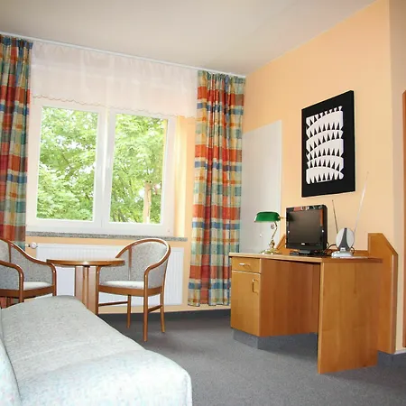 Am Filmpark 3*